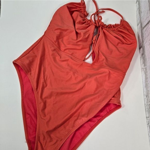 Shade and Short one piece halter swimsuit - Picture 7 of 16